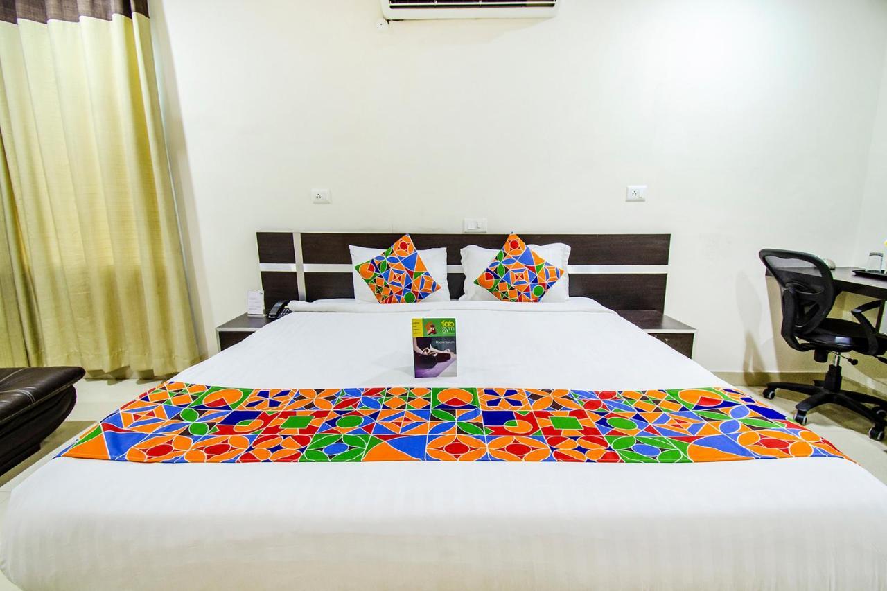 Fabhotel Pride Inn - Nr Tcs Deccan Park, Hitech City ไฮเดอราบัด ภายนอก รูปภาพ