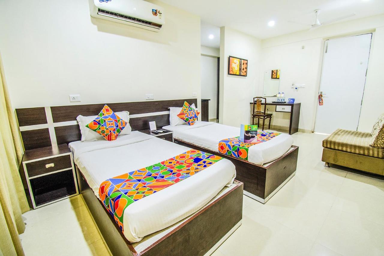 Fabhotel Pride Inn - Nr Tcs Deccan Park, Hitech City ไฮเดอราบัด ภายนอก รูปภาพ